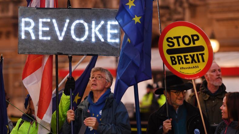 【虎嗅早报】英国议会通过“脱欧”协议;乐视催贾跃亭给57亿元借款